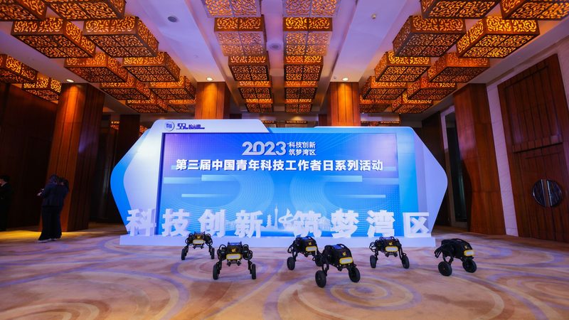 工业物联网平台：构建智能工厂的基石**